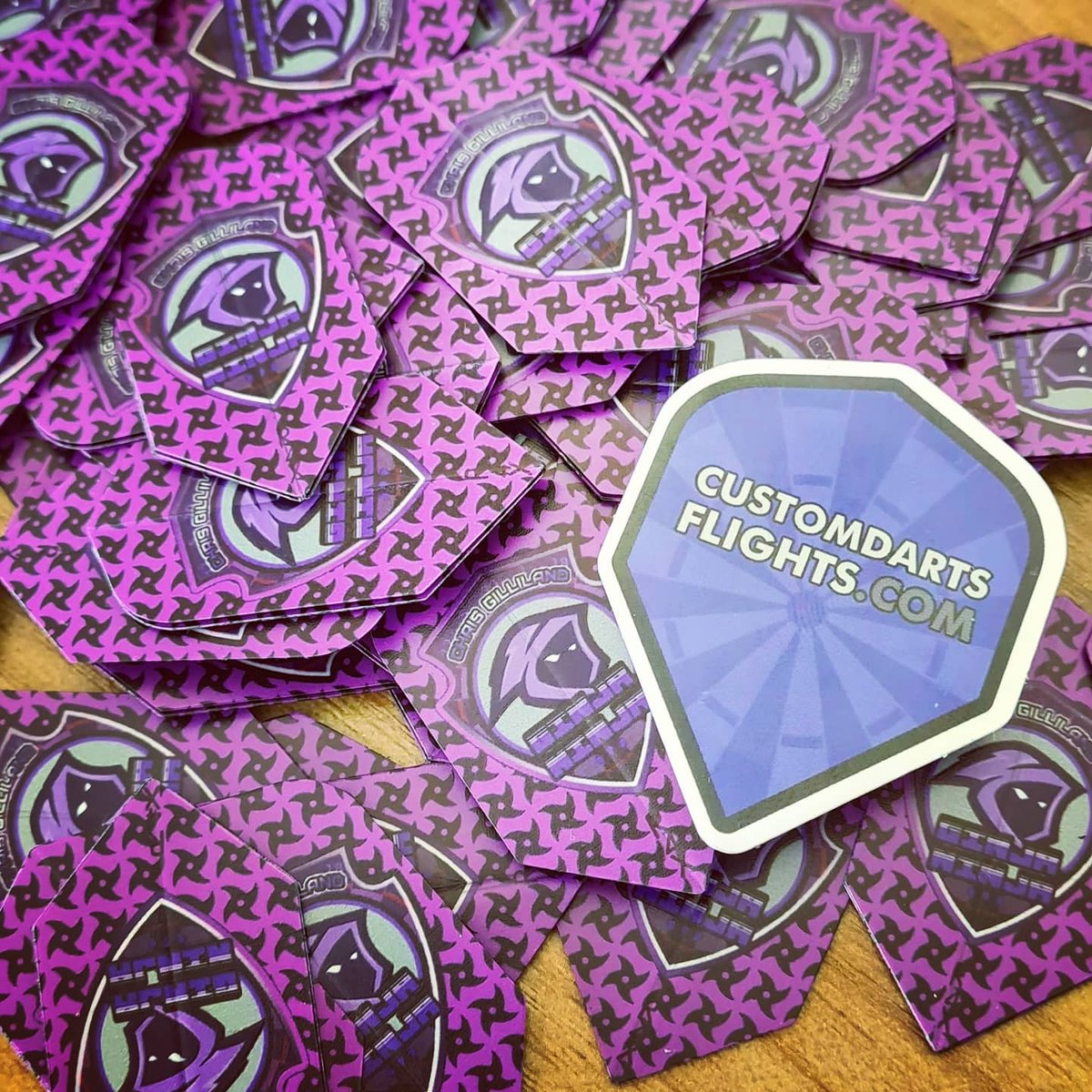 DartsFlights's tweet photo. Some new custom darts flights! Slim shape! #customdartflights #customdartsflights #personaliseddartsflights #dartsflights #darts #dartsflights https://t.co/kqdLCcHLH7 https://t.co/Rb9wV0Tlm3