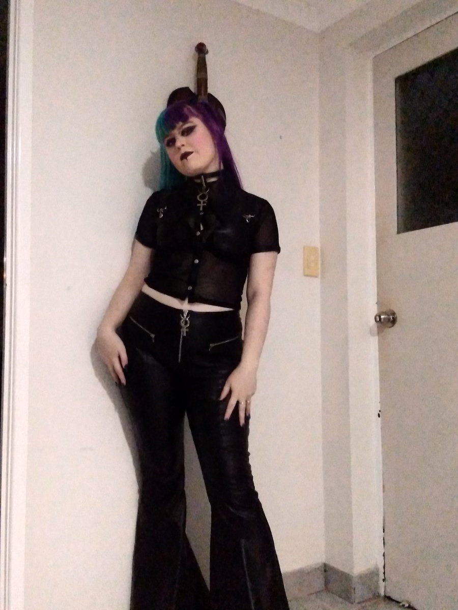 IrkrathLolita (Asteria 2.0) {Fashion account} on X: This your calling to  buy flare pants. I feel like a God damn bad ass. 💕💕 Dark Halo top,  Mercury Choker and Dark Nebula pants