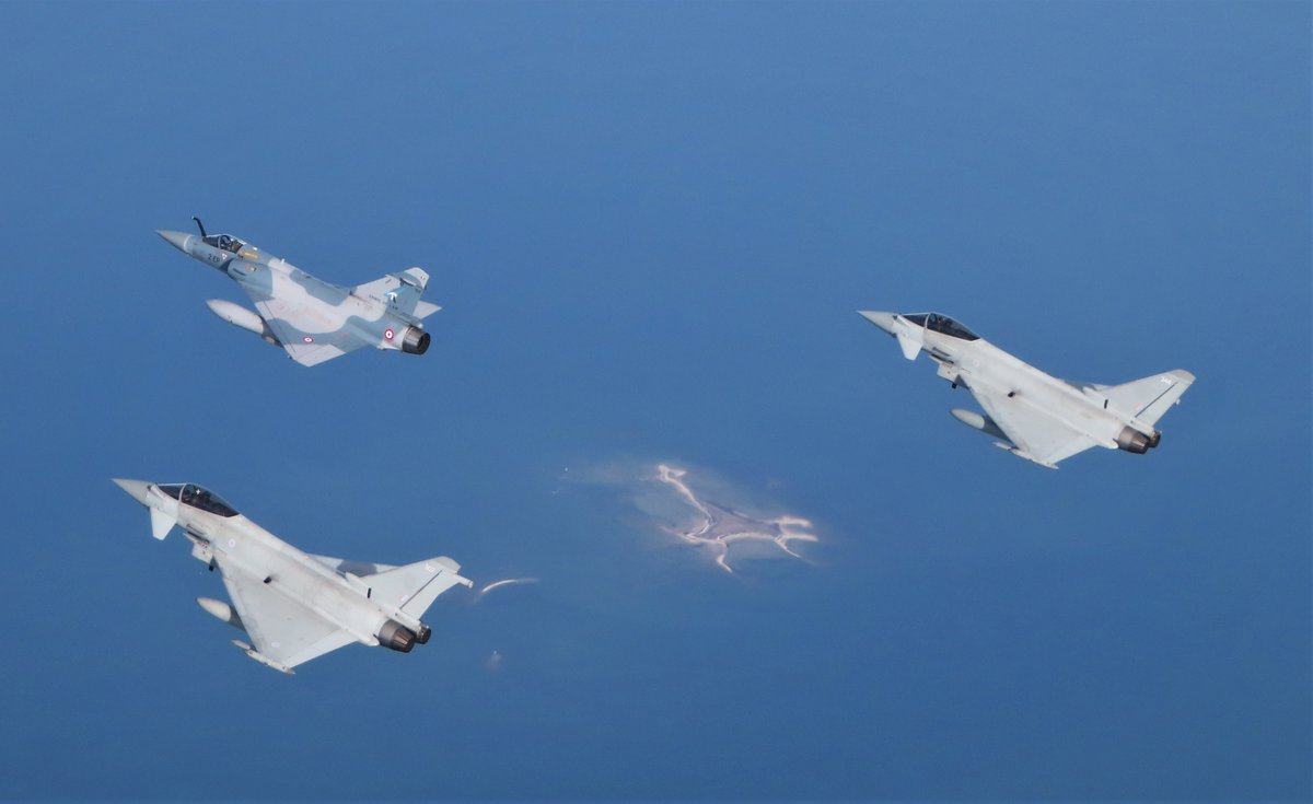 NATO_AIRCOM's tweet photo. .@Armee_de_lair 🇫🇷 2000-5F and @RoyalAirForce 🇬🇧 Typhoons flew training maneuvers out of Estonia 🇪🇪 in the Baltics. 

#NATO Allied Air forces regularly train together in the Baltic Sea region ensuring the safety and security of our Allied airspace.

#SecuringTheSkies https://t.co/kVuckYwQOl