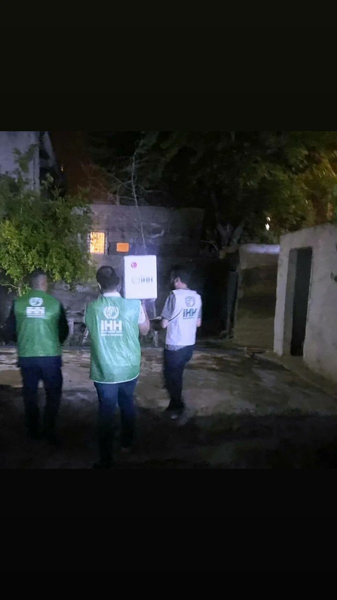 #Ramazan 2022
Silopi İHH, ilçe merkezinde yaşayan ihtiyaç sahibi ailelere kumanya emanetlerini ulaştırmaya devam ediyor. #silopi #sirnak <a href="/sirnak_ihh/">Şırnak İHH İnsani Yardım Derneği🟢</a> <a href="/ihhsilopi/">ihhsilopi</a>