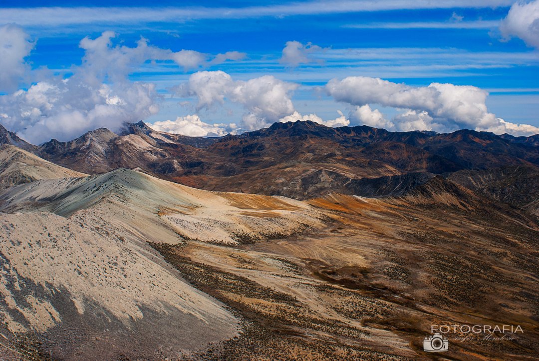anfermendoza3's tweet photo. Aunque no lo parezca, esto es en Mérida-Venezuela. Pico Pan de Azúcar, Sierra de la Culata. A más de 4600 msnm https://t.co/Td9yCTum56