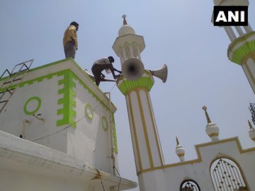 यूपी में अब तक 4,258 लाउडस्पीकर मंदिर-मस्जिद समेत कई धार्मिक स्थलों से हटाए  गए, हजारों की आवाज धीमी की गई