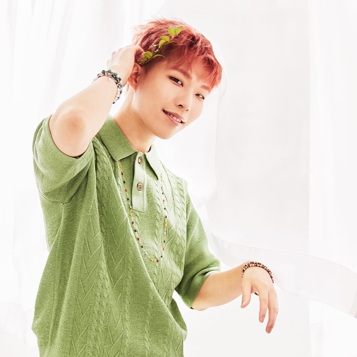 StyleShare_twt's tweet photo. #스쉐롭게
찬혁이와 함께한 그해, 여름이었다

푸릇한 새싹이 질투할만큼 상큼한 코디
아무나 소화 못하는 부스스한 분홍색 머리
22년, 봄과 여름을 강타할 청량함

여름…이었다

찬혁이의 여름 코디가 궁금하다면😎⛱
👉🏻 https://t.co/AJYT1yv2qr https://t.co/rxLwG95oT0