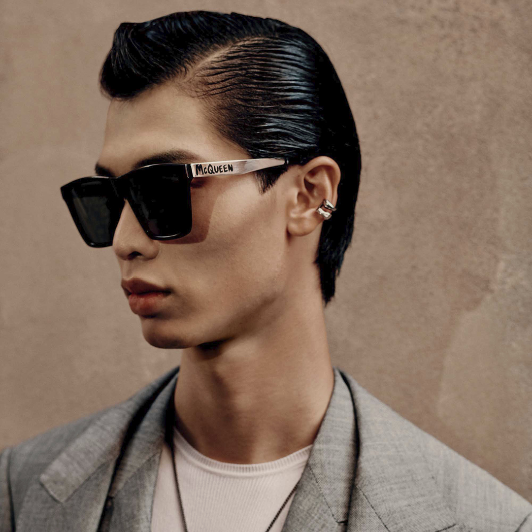 Alexander McQueen™ AM0211SA Sunglasses for Men | EyeOns.com