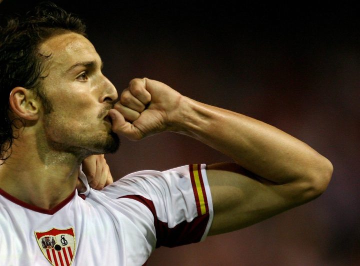 Accionistas_SFC's tweet photo. 16 años del GOL que cambió la historia de nuestro @SevillaFC.

La magia del fútbol en las botas del canterano, Antonio Puerta.

#WeareSevilla #NuncaTeRindas https://t.co/ng9nVe54bs