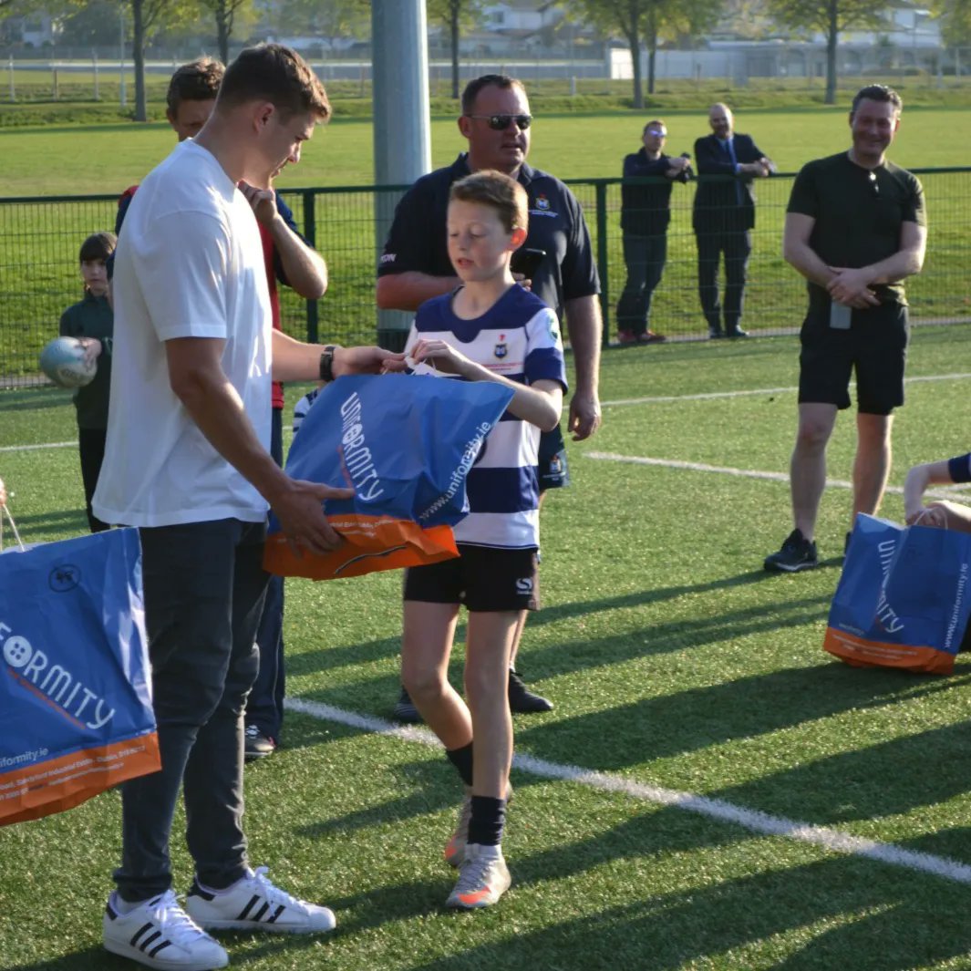 BCRFC's tweet image. Our u13 boys are gearing up for their own Cup Final against @BectiveRangers this Sunday. 

They were thrilled to welcome down Garry Ringrose who gave a great team talk and presented them with gear ahead of the big game. Thanks a mil Garry! 

#RockRugby #CupRugby #FromTheGroundUp