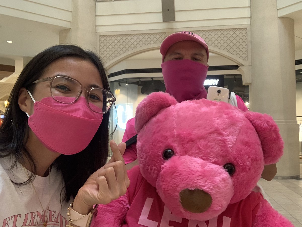 jpgrobredo's tweet photo. GVs for today: finally met Sir Mike and Leni Bear 🥹 Grateful for random encounters and selfless supporters. 12 days to go! #IpanaloNa10To 🎀 https://t.co/vGJiIFoYTP