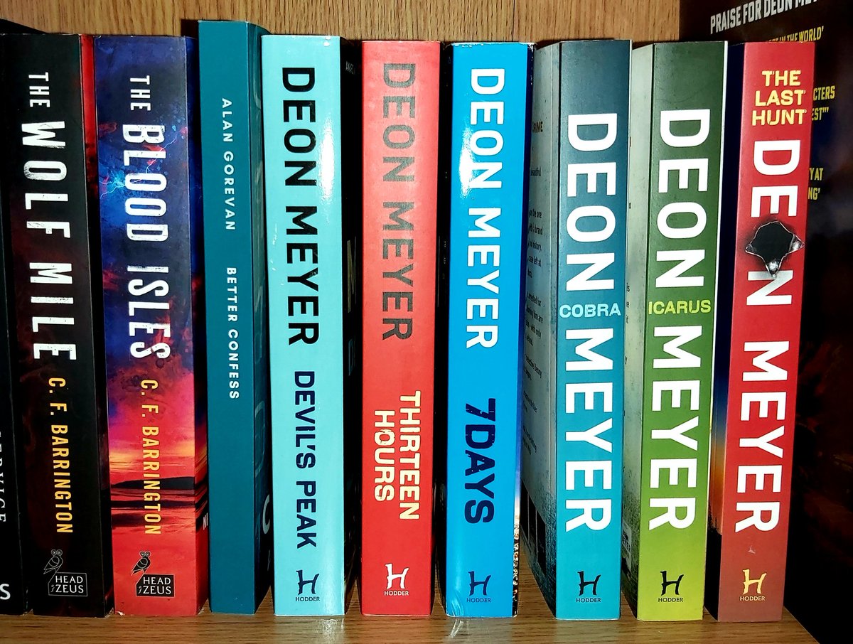 judefire33's tweet photo. These bad boys! I'm so excited! #blog #blogger #SummerBreak #bookbacklog #easy #Reading #Hobby #Fun #bookworm ❤❤❤❤ https://t.co/79SuImKTZT