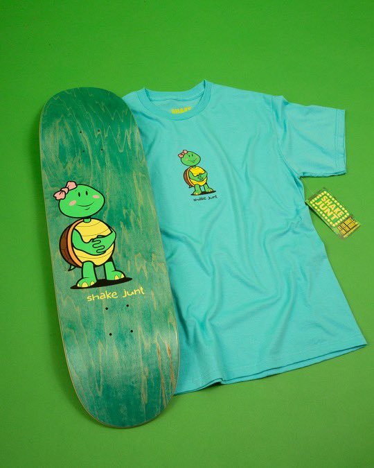 shakejunt_'s tweet photo. JAY THORPE! 🤩
Guest Pro Model (size 9.25”) &amp; signature Tee, out now!
#ShakeJunt 👋👋👊 

https://t.co/R9qcCWDrmC https://t.co/vVwqlUKzQy