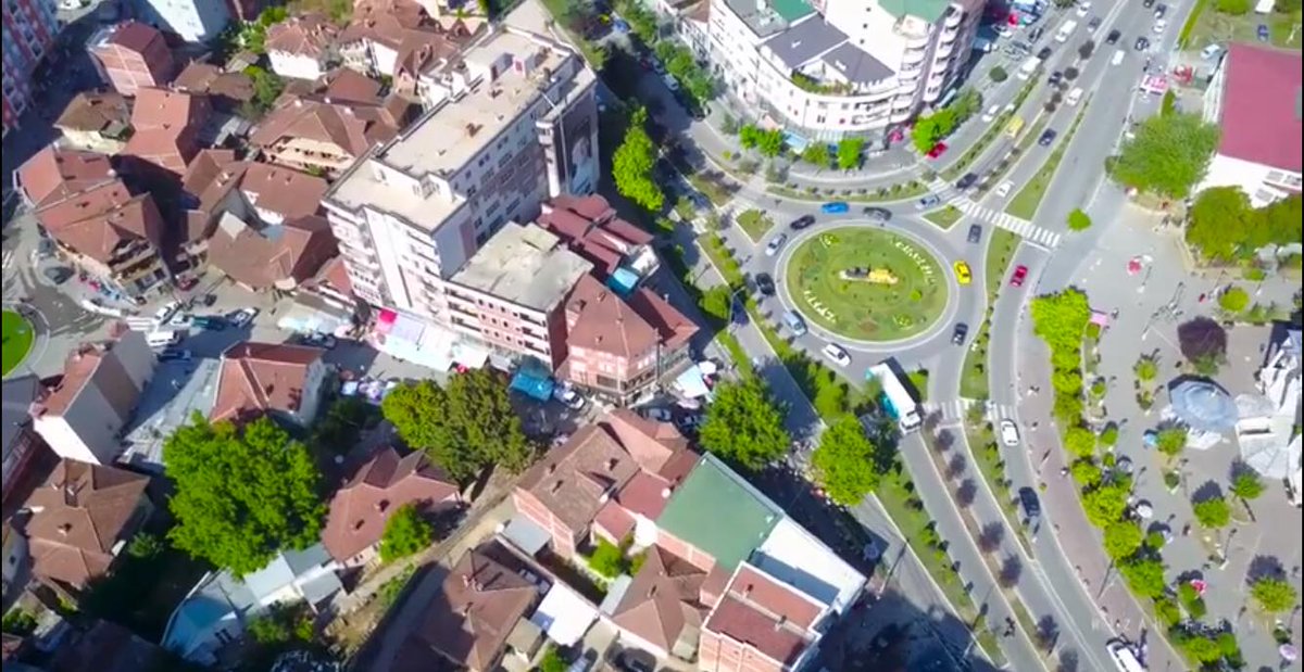 Only 2️⃣ days left of #12DaysofMobility and we're excited to put #MitrovicaSouth 🇽🇰 back in the spotlight. 🔦 

The city was nominated for the 10th #SUMP Award for its work to ensure people can safely enjoy different mobility options 🧑‍🦽🤸‍♀️🚎 

Check it out: bit.ly/38wOadL