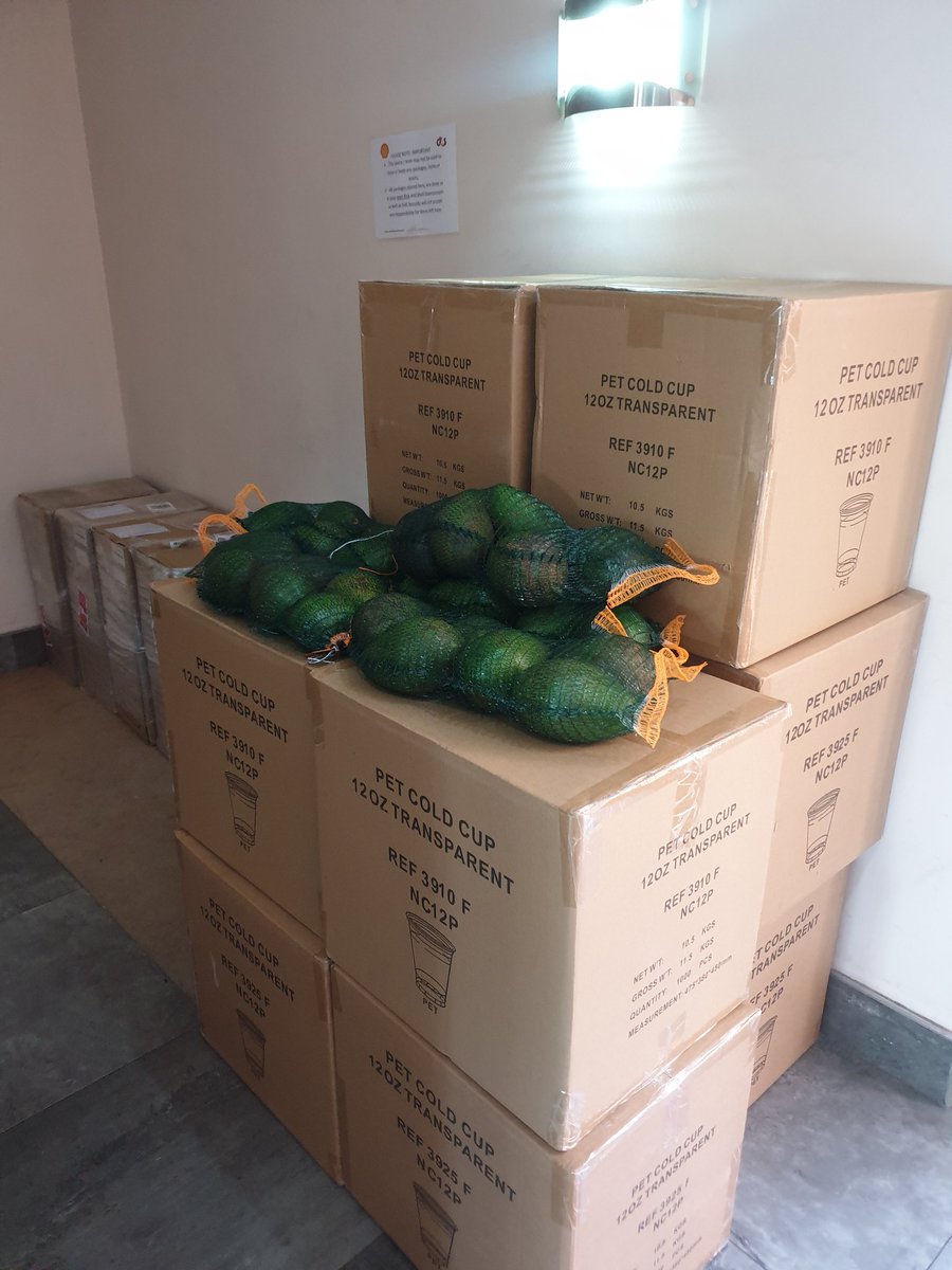 SparksSA81's tweet photo. Ndi tshi delivere to my clients goloini hu dzula huna avocados,Archar, Thebvu na Mashonzha. https://t.co/Lc8BLhyHtO