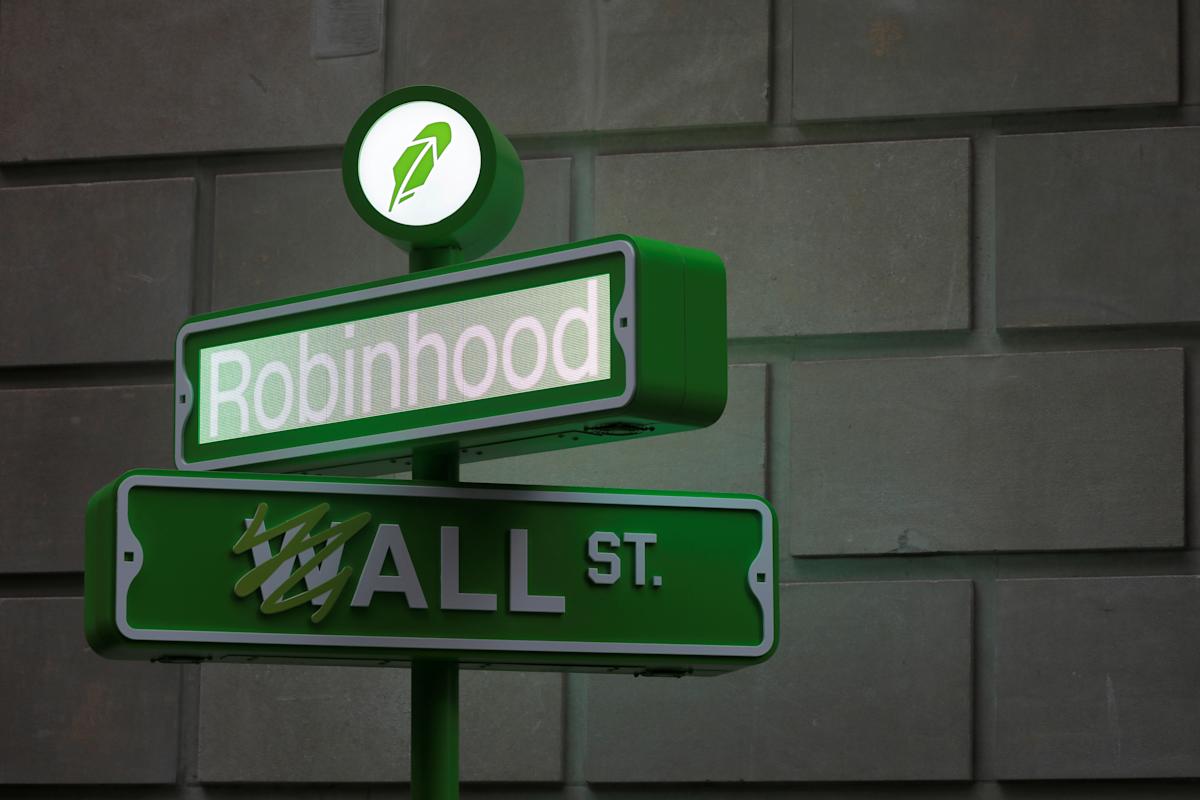 Robinhood stock entering 2022 on low note after Congressional hearing via /r/wallstreetbets #stocks #wallstreetbets #investing

https://t.co/Z5jLJrHZq2

#investing #robinhood https://t.co/9sliQhzHLQ