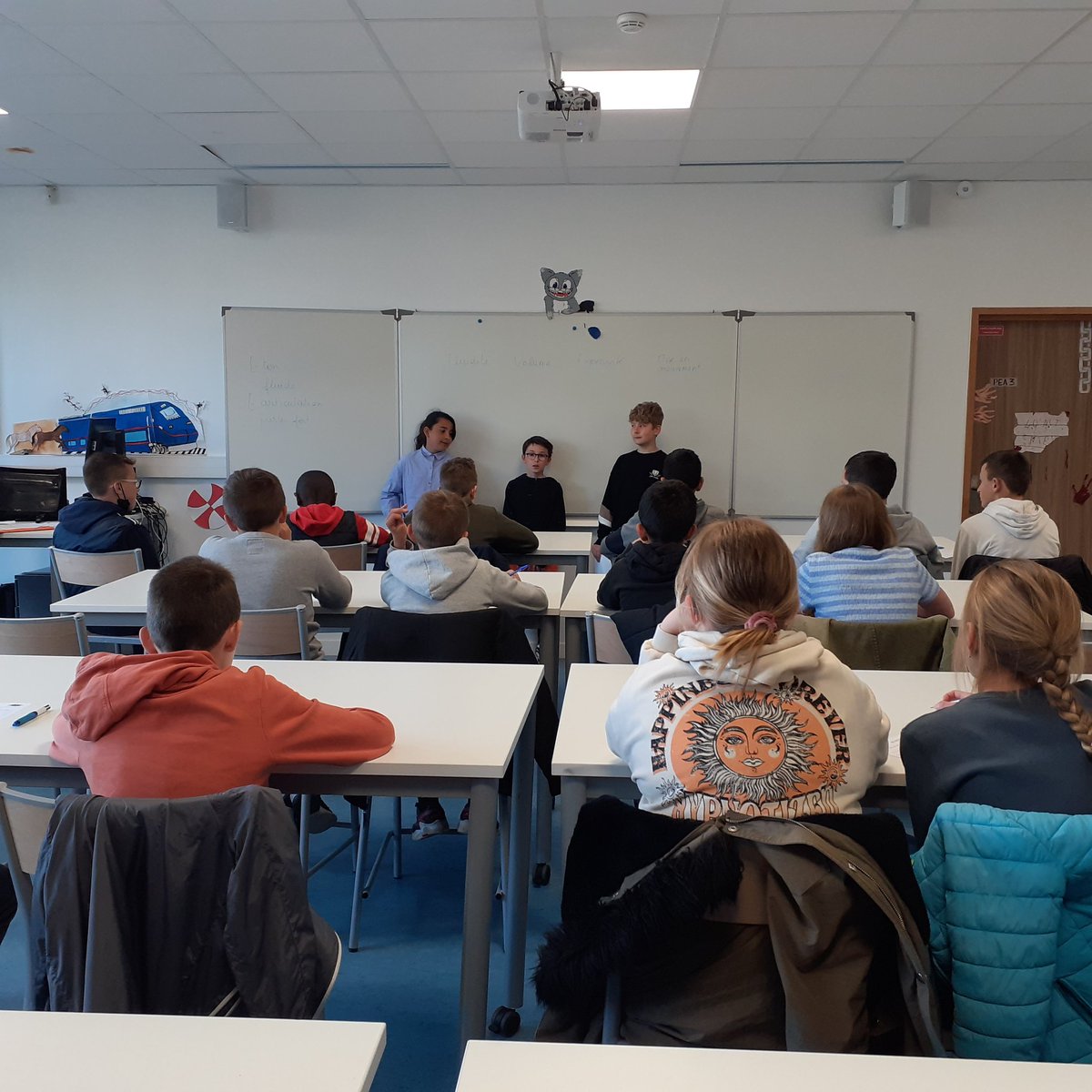 Sophie HENON (@henon_sophie) on Twitter photo Rencontre CM-6e, campus La Barre en Ouche. Les CM ont écrit des Nouvelles pour le Salon du livre de Rouen. Ils les lisent aux 6e. Ecrire, lire, se rencontrer, échanger .. merci la littérature ! @MoncadaFra @cjarry4 <a href="/henojero/">jerome HENON</a> <a href="/SebLecornu/">Sébastien Lecornu</a> <a href="/MariePierreCas2/">Marie Pierre Castelli</a> Rencontre CM-6e, campus La Barre en Ouche. Les CM ont écrit des Nouvelles pour le Salon du livre de Rouen. Ils les lisent aux 6e. Ecrire, lire, se rencontrer, échanger .. merci la littérature ! @MoncadaFra @cjarry4 <a href="/henojero/">jerome HENON</a> <a href="/SebLecornu/">Sébastien Lecornu</a> <a href="/MariePierreCas2/">Marie Pierre Castelli</a>