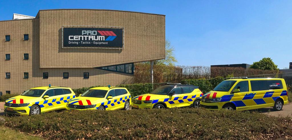 We hebben ons wagenpark weer uitgebreid. Ditmaal met 2 VW Passats in de striping. Speciaal voor de opdrachtgevers in de opvallende sector met een "dringende taak". Dat worden mooie OGS kilometers! 😉👍#overheid #politie #ambulance #brandweer #rijkswaterstaat #handhaving