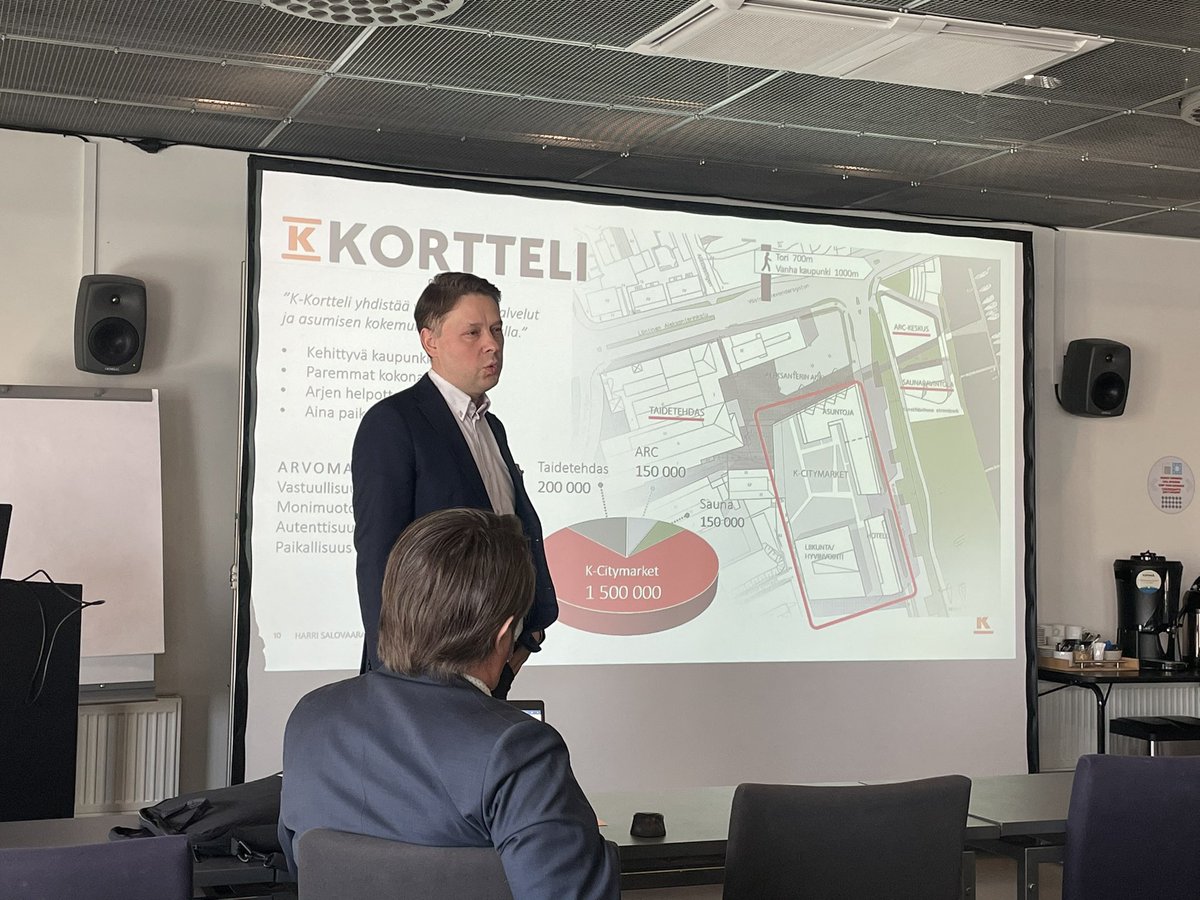 Hei, #Porvoo! Kesko on päättänyt edetä K-korttelihankkeen toteuttamisessa Länsirannalla. Taidetehtaan vieressä sijaitsevalle alueelle suunnitellaan n. 60 miljoonan investointia, joka käsittäisi K-Citymarketin, hotellin ja asuntoja sisältävän kokonaisuuden. #kcitymarket #kauppa