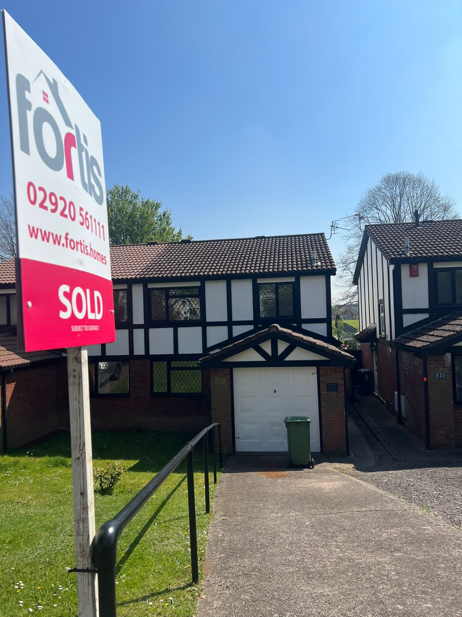 fortisdothomes's tweet image. St Fagans Road... SOLD! SOLD! SOLD!🤩🏡

Fancy seeing your property with a sold board in front of it? Click the link to book your valuation 👉🏼 bit.ly/3K1yYTw

#estateagent #estateagencyuk #soldstc #saleagreed #propertyvaluation #bookavaluation #cardiff #southwales