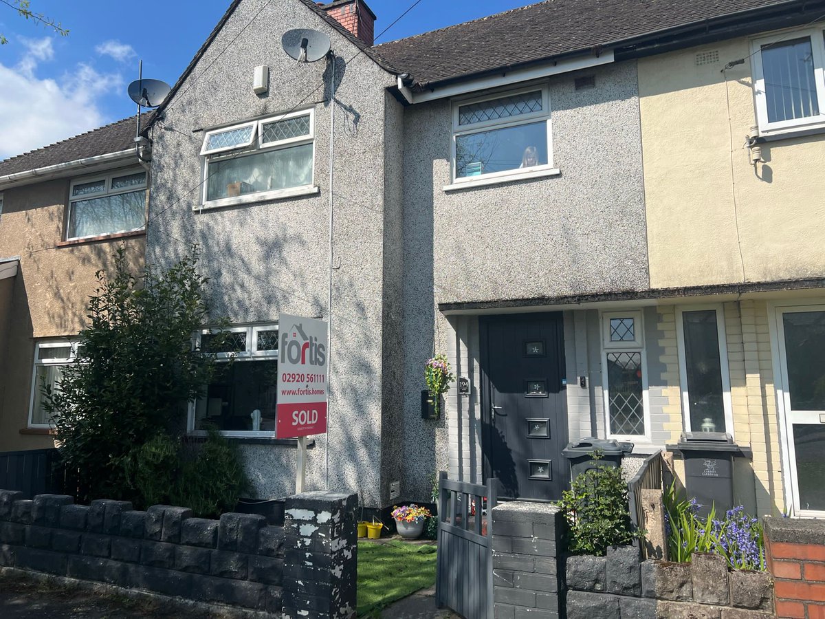 fortisdothomes's tweet image. St Fagans Road... SOLD! SOLD! SOLD!🤩🏡

Fancy seeing your property with a sold board in front of it? Click the link to book your valuation 👉🏼 bit.ly/3K1yYTw

#estateagent #estateagencyuk #soldstc #saleagreed #propertyvaluation #bookavaluation #cardiff #southwales