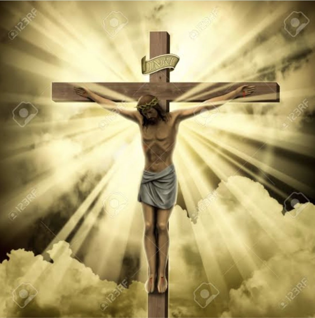 MBompere's tweet photo. Quand mes bras deviendraient trop saints pour embrasser des pêcheurs, rappelle-moi d'où tu m'as tiré. Et si après cela mes bras se croient toujours trop purs pour embrasser des pêcheurs, alors arrache-les moi car ils ne reflètent plus tes bras et tes mains cloués à golgotha. https://t.co/oTXkvWJemK