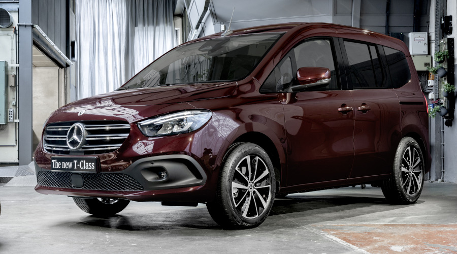 Autoesque's tweet image. The first Mercedes-Benz T-Class is a posher passenger-carrying version of the latest Citan cargo van (which is derived from the Renault Kangoo).
bit.ly/mb-t-class