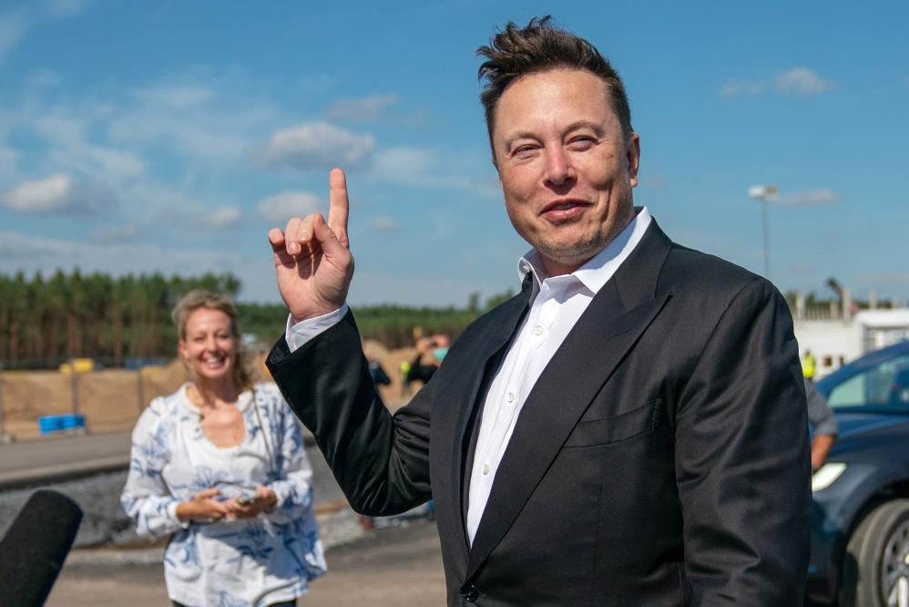 Elon Musk:

Twitter'da herkes istediğini yazabilecek. Botlar son bulacak. Herkes artık kişi olarak tanımlı olacak yani, takma isimliler veya troller platformda yer almayacak