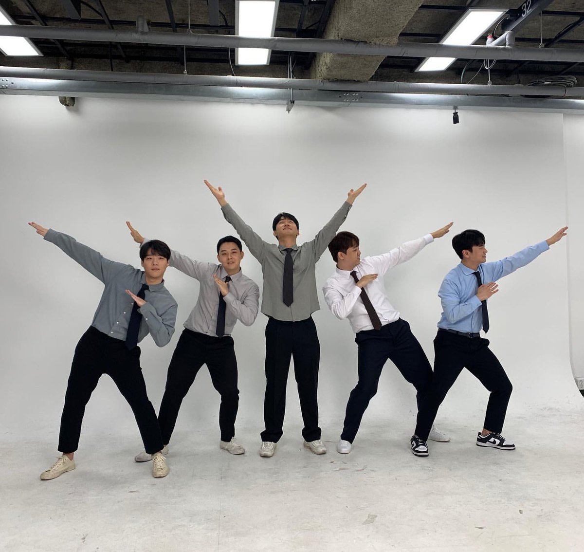 프쑥이 tweet media