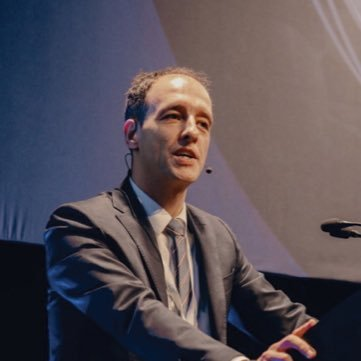 europawire's tweet photo. Rodrigo da Costa (@rroquecosta), administrerende direktør i EUSPA: Jeg gleder meg til å se alle idéene som Europas unge gründere vil klekke ut under det tredje CASSINI Hackathon: (Re)Visit Europe https://t.co/HDonUBT9VF #reise #TURISME #CASSINIHackathon #EUSpace #Oppstart https://t.co/oG4e0dfxsi