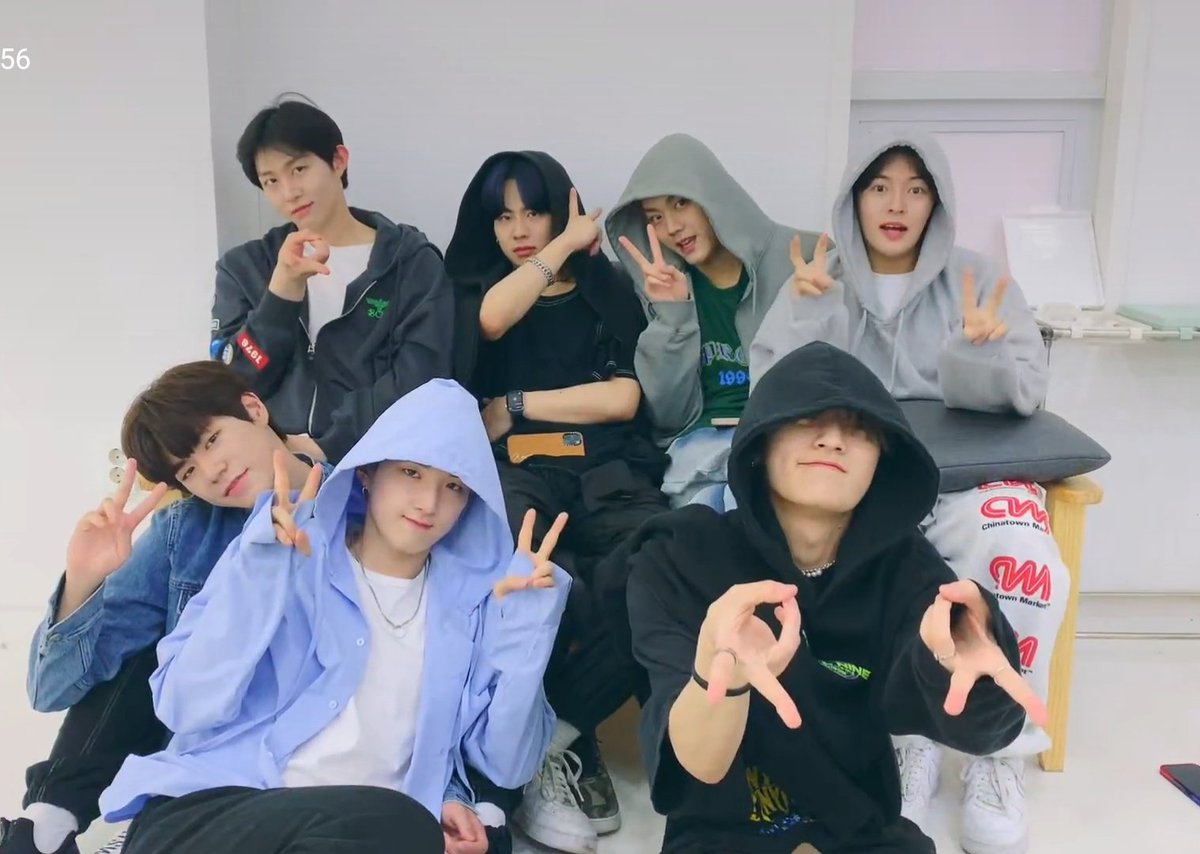 honeybunchkeita's tweet image. [#싸이퍼 #Ciipher] 27/04/2022 VLIVE
💌CAPTURE TIME📷🎥