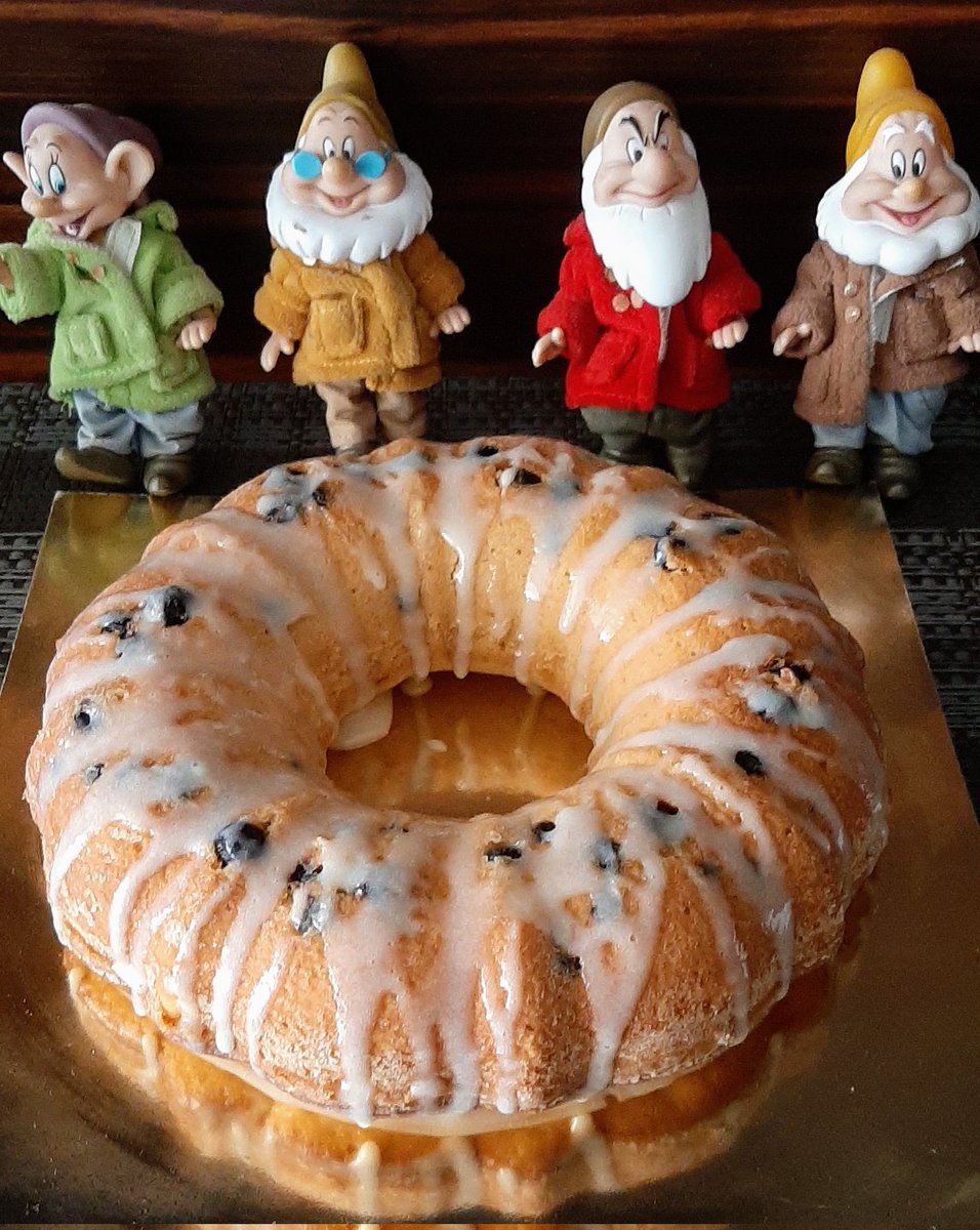 Summer bakes light and cool flavours #LemonBlueberryBundt #foodietwitter #cake #bundt