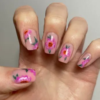 Warpaint_Mag's tweet photo. Take spring with you everywhere with this pretty Spring Flower nail design by Salon System nail expert Caroline Roberts @xnailfairyx.
https://t.co/EFaWbcPXJN
#warpaint_mag #WarpaintExtra #NailArt #StepByStep #GelNails #Manicure #Gellux #SalonSystem #HomeManicure #SpringNails https://t.co/V8OU43Ubtz