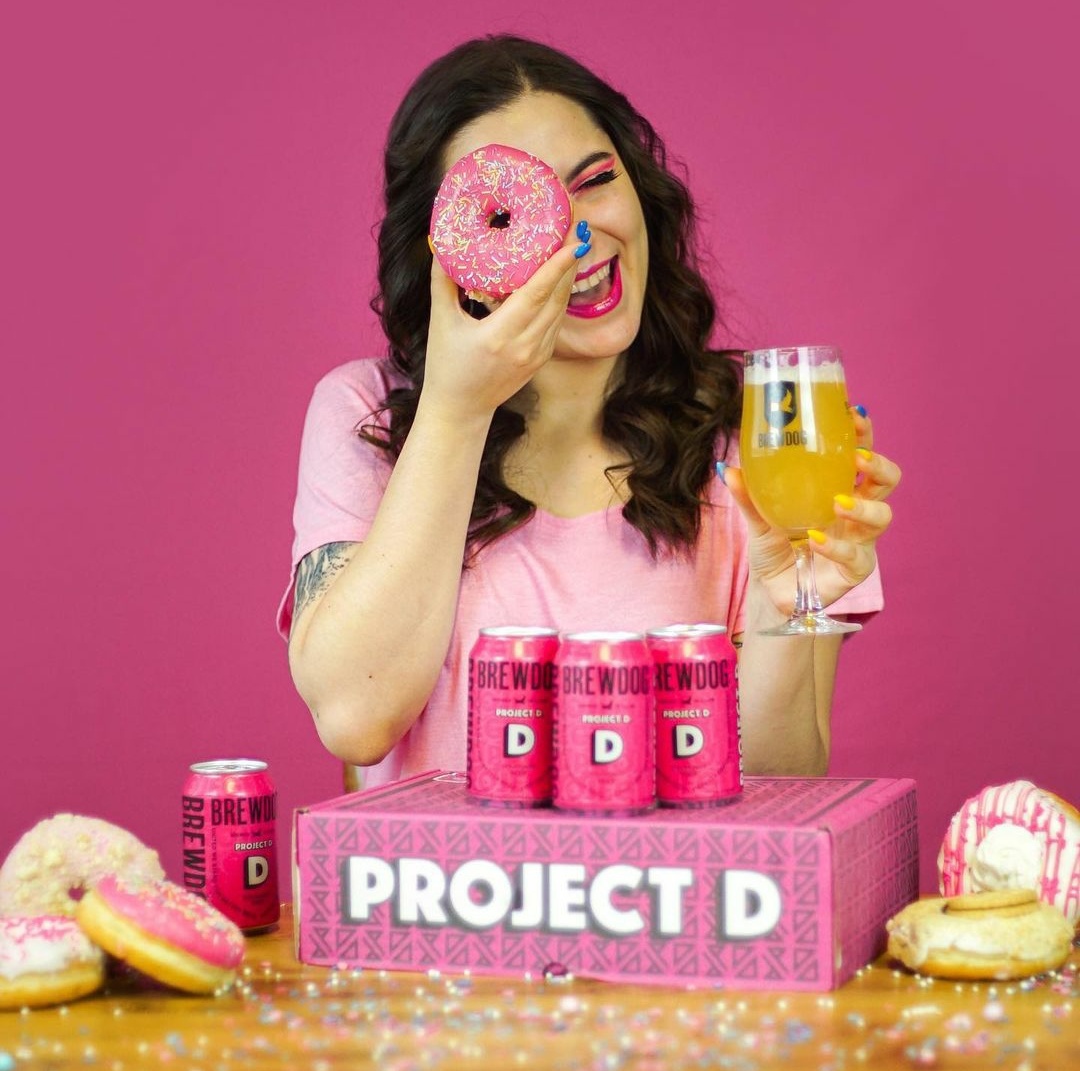 BrewDogCWell's tweet photo. Sweet dreams are made of beer and doughnuts.

Cramming tart raspberry and sweet vanilla into this pastry delight. Hitting Clerkenwell on Friday with 6% master crafted goodness.

#brewdogofficial #projectdoughnut #brewdogclerkenwell #brewdog #friday https://t.co/gYGrjGY2G3