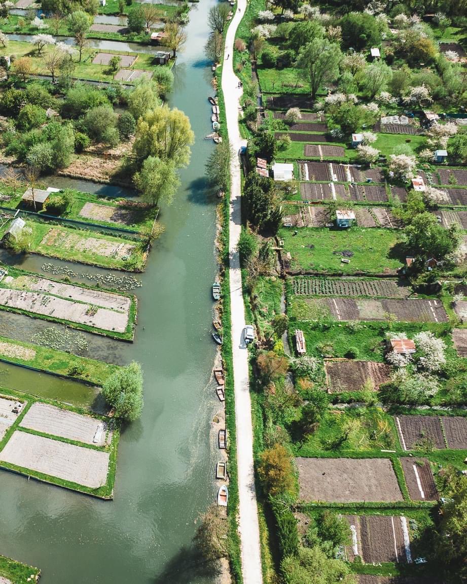 ☀️ Le soleil est revenu, une belle occasion pour aller faire un tour dans les marais ? 
#Bourges 
👉facebook.com/74027699613744…