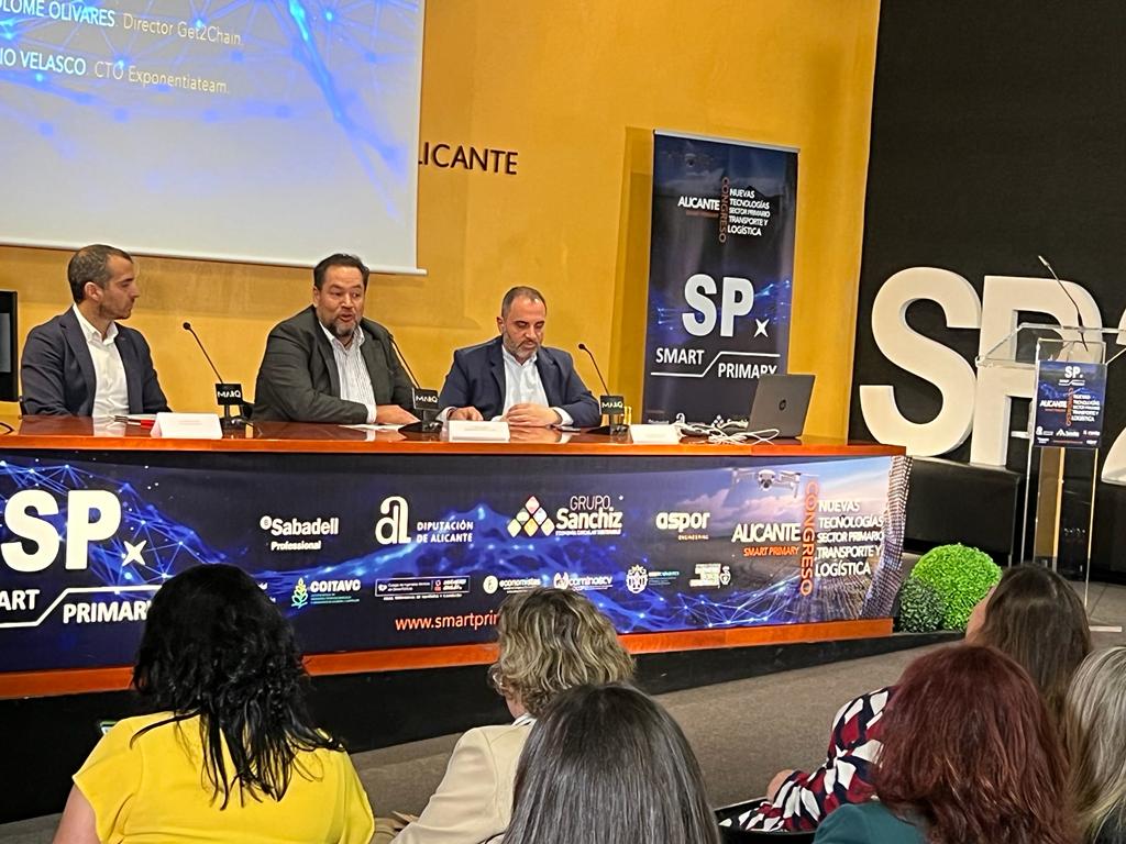 Seguimos en el  #SP22 centrados ahora en las comodity gobernadas por NFT y sus contratos inteligentes. Con Carlos Abreu de Avalbit, Vicente Pellicer de BSC Solutions y Sergio Velasco de Exponentiateam
#alicanteinnovación #tecnología #digitalizacion #sectorprimario