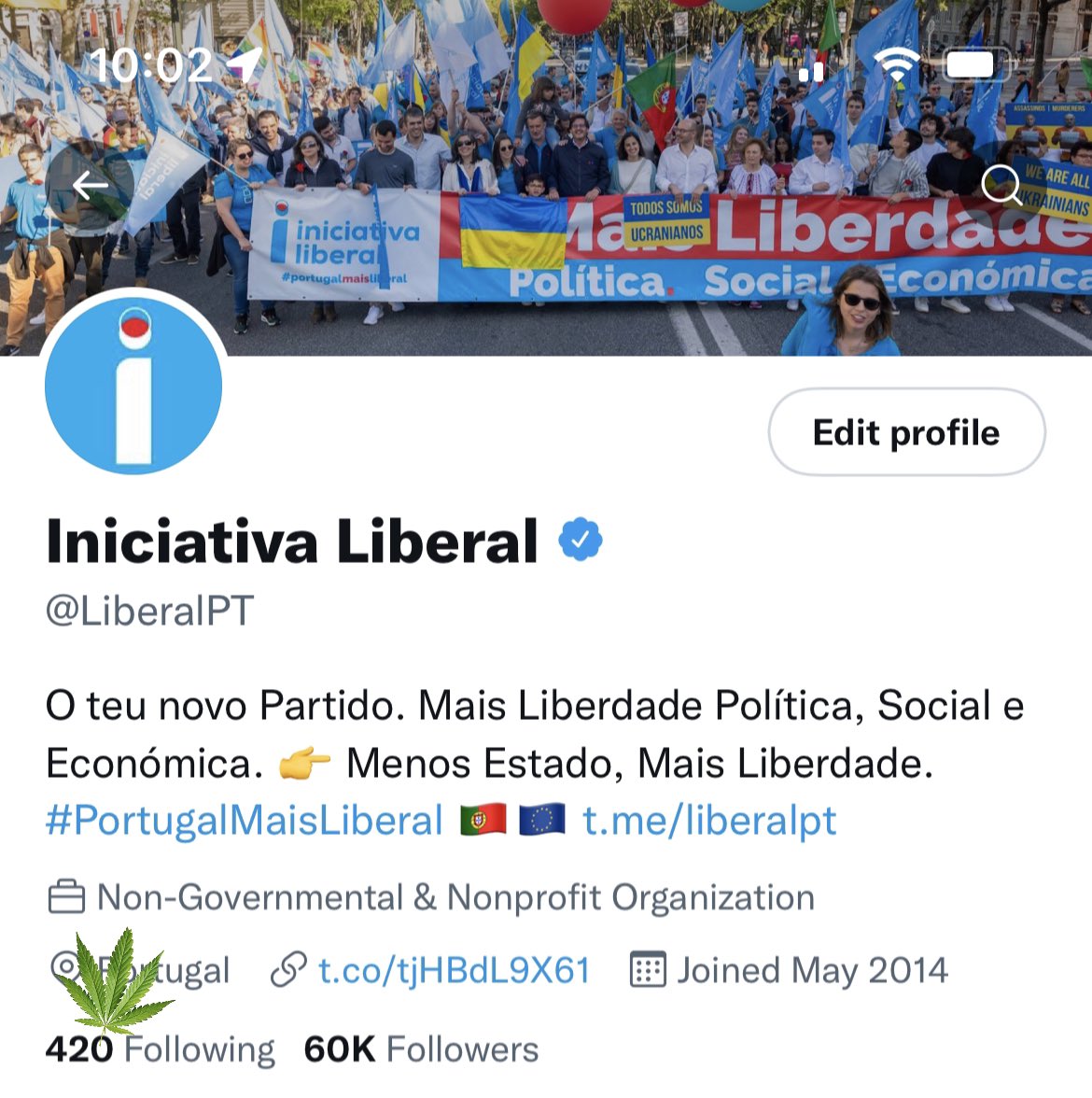 LiberalPT's tweet photo. 🔴🔵 60 MIL 

Acabámos de atingir os 60 mil seguidores. Já só faltam 2500 para passar o PSD e ser o n° 1 no Twitter. Apesar de os nossos seguidores serem mais recentes, activos e frescos, ainda falta este esforço. Retweeta. Partilha. Segue. Junta-te a nós.

#PortugalMaisLiberal https://t.co/kgnlbk5QX8