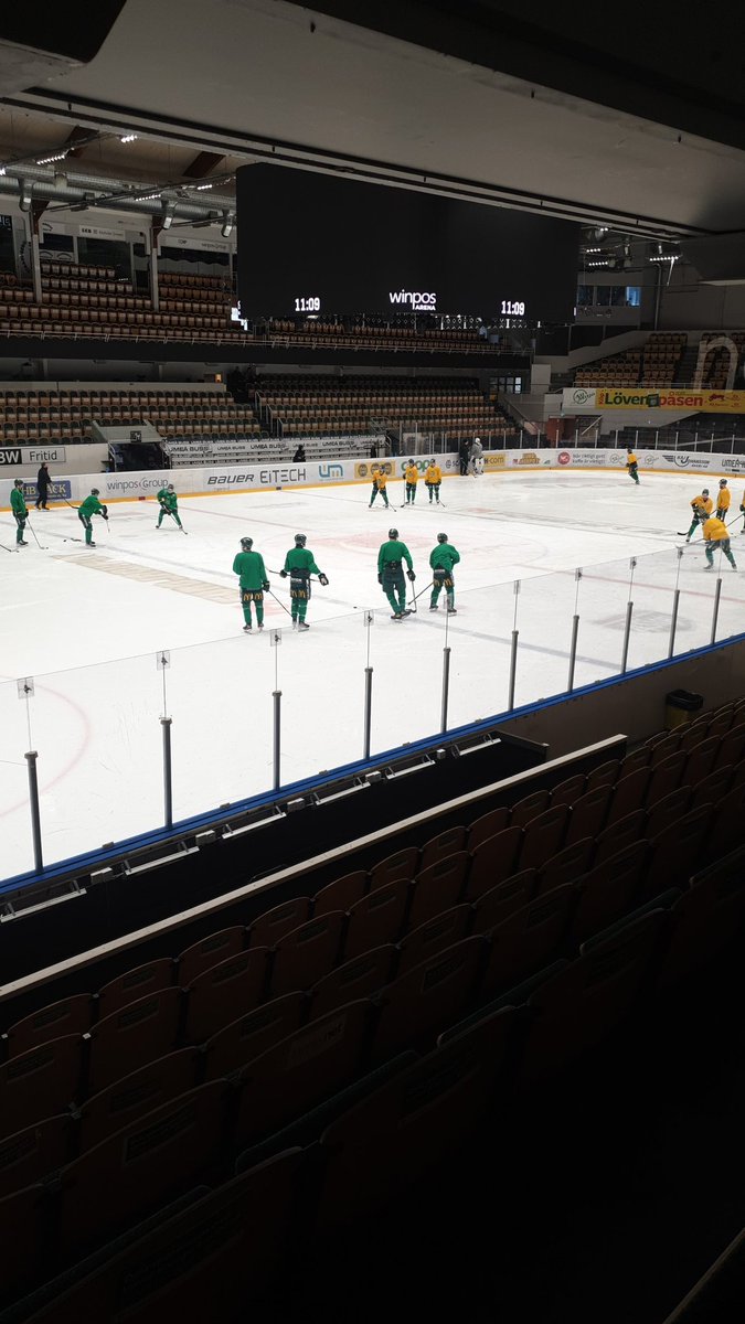 24Jossa's tweet photo. Grym fart och glädje på dagens värmning. Taggad inför kvällens drabbning 💚💛 https://t.co/pPDfyAB0Ls