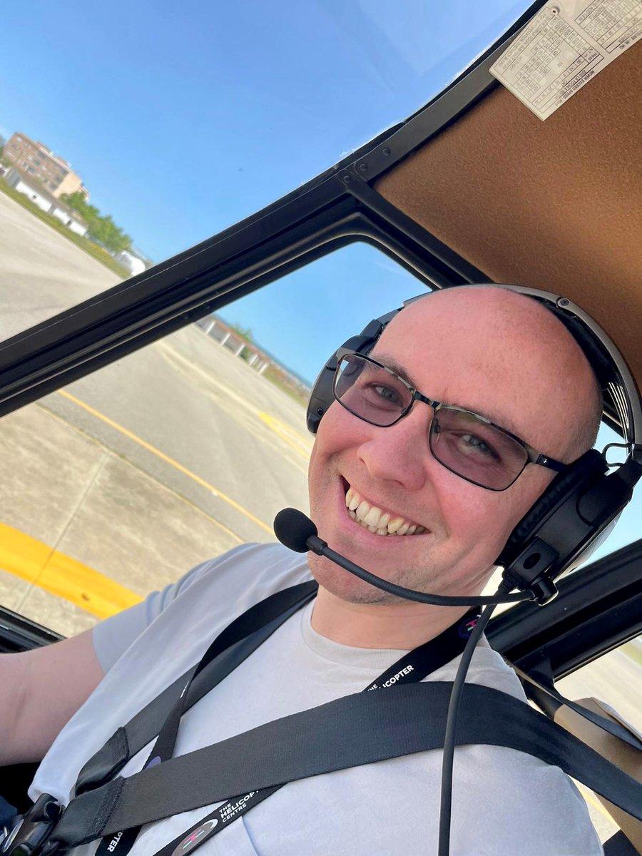 TheHeliCentre's tweet photo. James is back with a bang, and he's just done his 𝙛𝙞𝙧𝙨𝙩 𝙨𝙤𝙡𝙤‼️
(Poor guy had to take his glasses off after Marc showered him in champagne 🙈)
#Mallorca #helicopter #PPLH #firstsolo #soloflying https://t.co/fP1vZxdfm4