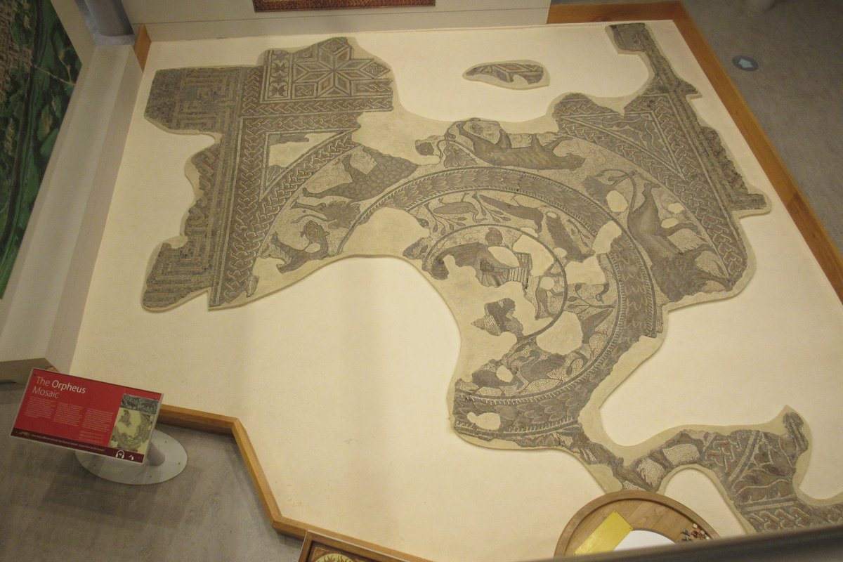 WorksopClassics's tweet image. Great Classics trip to Chedworth Roman Villa, Roman Baths in Somerset, Corinium Museum and Cirencester Amphitheatre  - the Gods were looking down on us and kept the weather sunny!