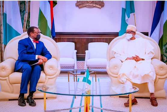 akin_adesina's tweet photo. I had a wonderful meeting with President ⁦@MBuhari⁩ on African Development Bank’s plan to support Nigeria with an emergency food production program. The program will support 6 million Nigerian farmers to produce 9.5 million metric tons of food, and tackle inflation. https://t.co/MuCVDKlqQA