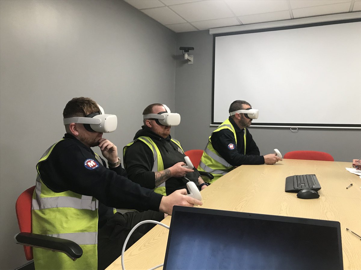 An early start today for our ⁦<a href="/PsychologyNTU/">NTU Psychology</a>⁩ transport researchers trialling our latest Hazard Perception VR test for HGV drivers. Thanks to ⁦<a href="/Mitchells_of_M/">Mitchell's Mansfield</a>⁩ for their support in creating the test and for letting us trial it on their drivers before today’s shift.