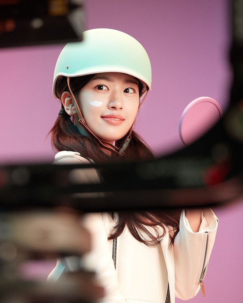 [📷] 220427 dewytree_official Instagram Update

ยูจินช่วงนี้ไม่ว่าจะมองไปทางไหนก็สวยมาก ๆ (
@/_yujin_an
 )😊
วันนี้, B cut ตัวที่ 3 ของยูจิน!
ยูจินน่ารักมากเกินไปจนฉันไม่สามารถถอนตัวออกมาได้ชั่วขณะหนึ่งเลยล่ะ..!💖

#IVE #아이브 #アイヴ
#안유진 #유진 #YUJIN #ANYUJIN