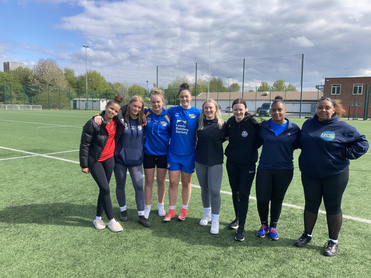 LoisForsell's tweet photo. Last session until September yesterday for the @leedscitycoll &amp; @RugbyLeeds Girls Rugby Team 🏉 we would like to wish the boys team a massive good luck in their final today at Headingley against @WWRLFoundation 🏆 #TeamRhinos https://t.co/RmvEFd0umt
