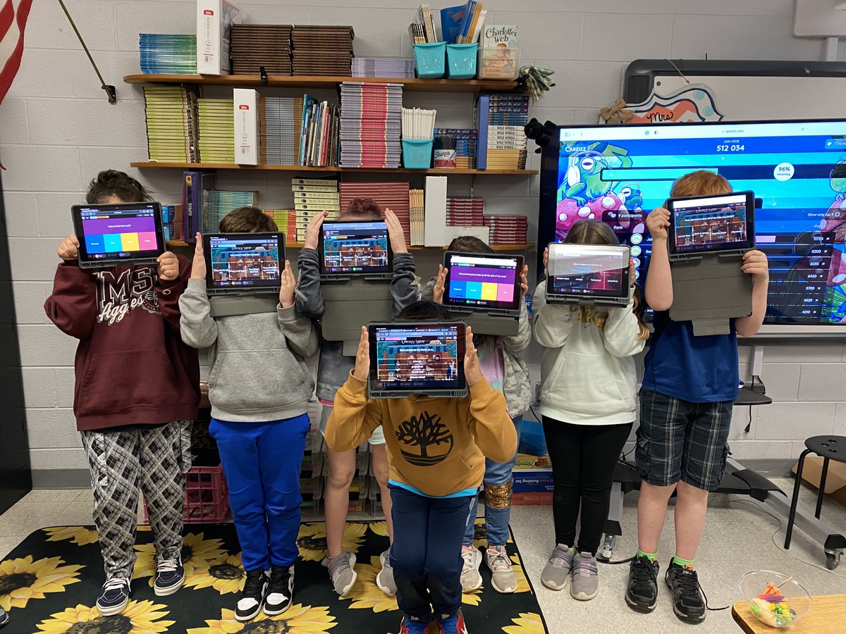 Dodsons_Kiddos's tweet photo. Today we are using #Quizziz to review what we have read so far from The One and Only Bob! #BTechyCountdown #2down3togo @BESBartlett https://t.co/GEFxAhJDAH