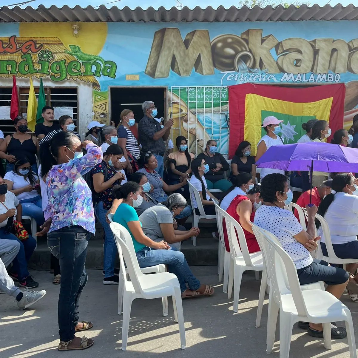 FranciaMarquezM's tweet photo. Llegamos a las comunidades de Mokaná, en Malambo, quienes han construido espacios de vida por medio del arte. Cuando el pueblo negro e indígena se juntan cambia la historia de Colombia #VamosAVivirSabroso con las poblaciones del Atlántico. #FranciaLaViceDelCambio https://t.co/tPlqVcR2XH