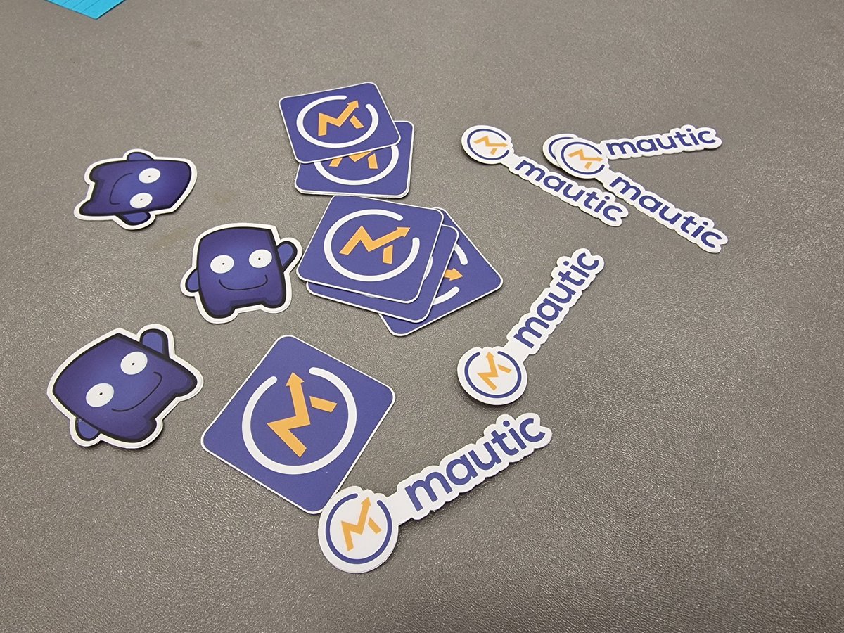 RCheesley's tweet photo. Grab your coffee and come to A106 to learn how to build your own DXP with #drupal and #mautic in an interactive workshop with myself and @Nick_vh starting in just over half an hour .... We have stickers!
#DrupalConPortland #DrupalCon #yesitsearly https://t.co/fiUnQvAXXn