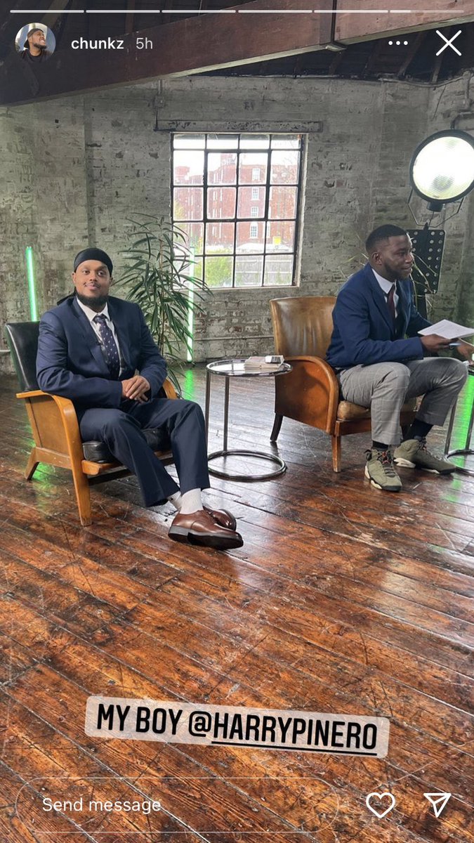 zerkaalove's tweet photo. i might be wrong but… isn’t this where they film the sidemen videos? like i swear i’ve seen this before ? 😭 dunno tho, probably footasylum https://t.co/BGCywdgiAR