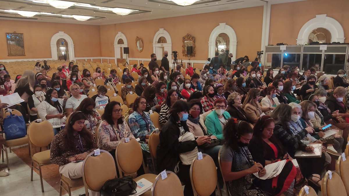 FdimVenezuela's tweet photo. #AHORA Inicia la plenaria de relatoría de las mesas de trabajo del XVII Congreso de la Federación Democrática Internacional de Mujeres @fdim_ https://t.co/w6UiRecefW