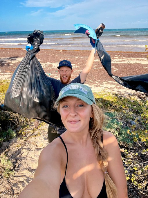 Earth day shenanigans! 😦🌎 https://t.co/C0d1EN1x1z<a href="/tag/tittytuesday"class="tags"><span>#tittytuesday</span></a>