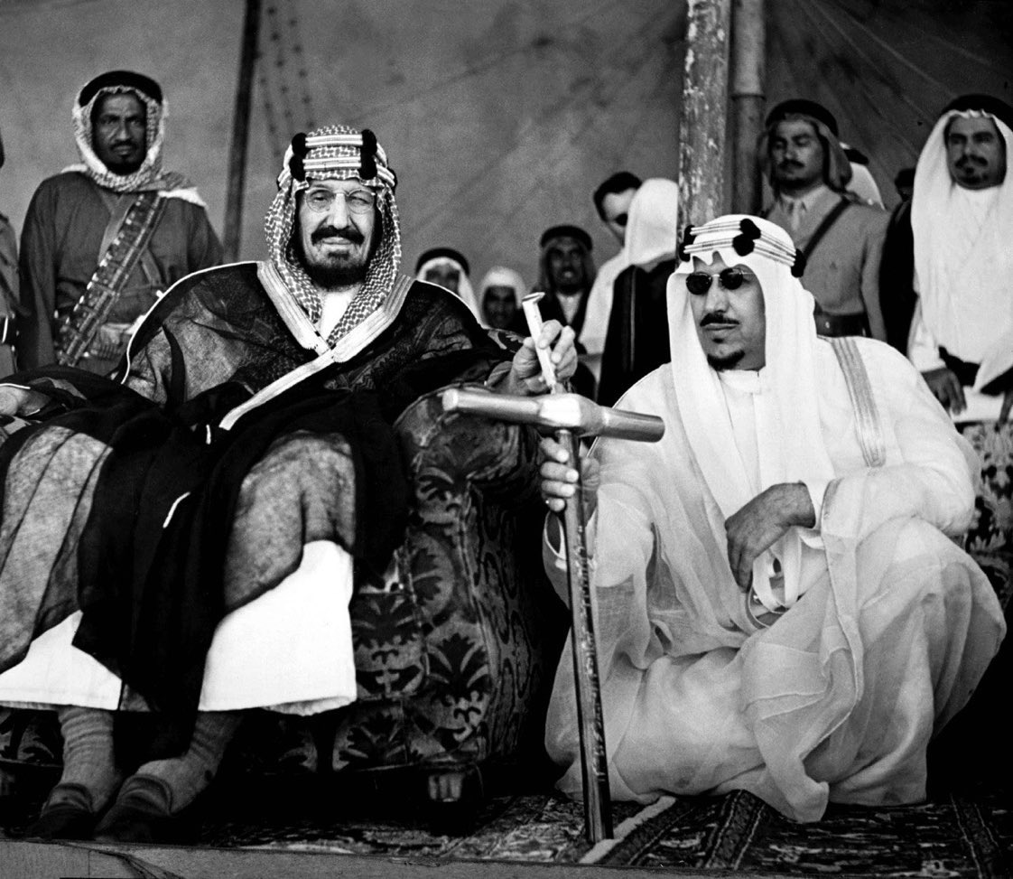 اللهم في هذه الليلة المباركة ، ليلة السابع والعشرون من  #رمضان ارحم واغفر للملك عبدالعزيز والملك سعود، ووالديهما واخوانهم وذرياتهم ،وأموات المسلمين أجمعين ..