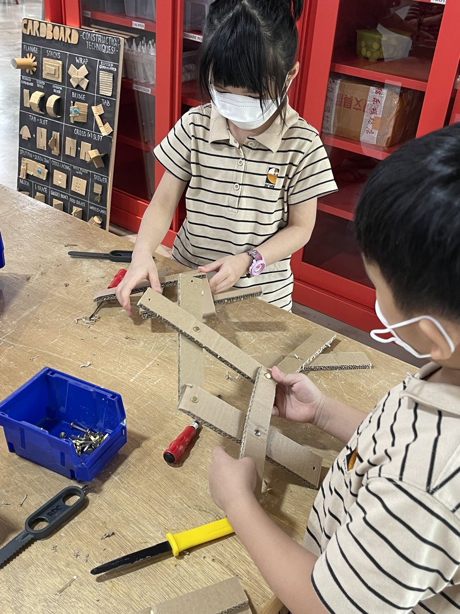 RCHKrdc's tweet photo. Great time today with @CordwellJustine and Ss. Some guided inquiry into how we can cut and join cardboard during our @IBPYP HTWW unit. Giving students opportunity to learn in various ways.  #ESF #RCHKPYP #RCHKRDC #RCHKSchool #IBPYP #UDL @MakeDo #MakerEd https://t.co/5OGO5c7trd