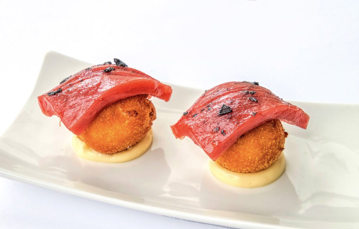 HostalBarbate's tweet photo. Semana Gastronómica del Atún 2022 
Falso Nigiri de Atún Rojo de Almadraba: Sashimi de Atún Rojo sobre Croqueta de Encebollado y base de Mayonesa de Trufa.
#SemanaGastronomicadelAtun #barbate https://t.co/Bmhxn33Zc9