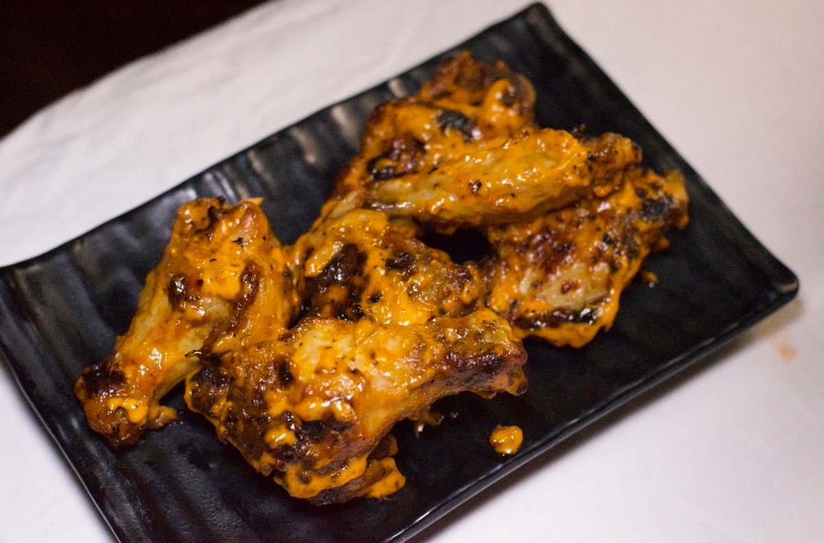 HSandCo_'s tweet photo. Those wings sure do look tasty right about now, especially on Wings Wednesday 
⁠
#halalrestaurant #halal #halallondon #halalfood #halalfoodie #picoftheday #steaksofinstagram #londonhalal #food #foodie #foodporn #foodiesofinstagram #desserts #mocktails #ramadan #ramadan2022 https://t.co/86wtpixnFu
